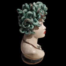 Carica l'immagine nel visualizzatore di Gallery, Testa mitologica MEDUSA h 40 cm